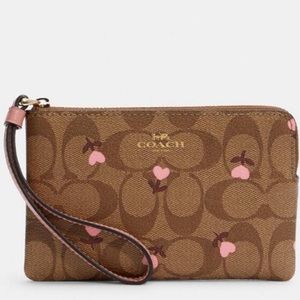 Corner Zip Wristlet In Canvas With Heart Floral